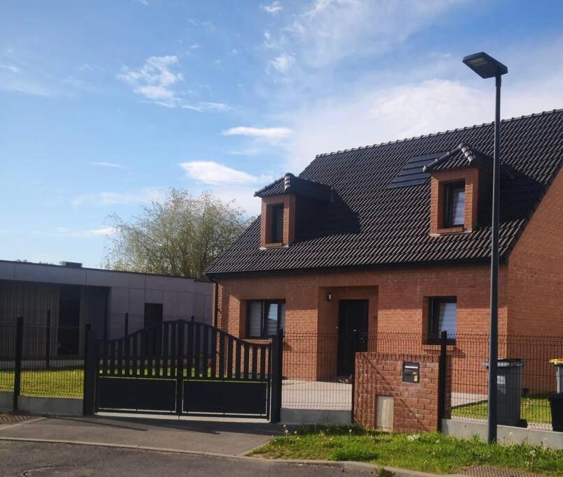 Maison Individuelle, Campagne, 3 Chambres, Baignoire Balneo 2 Places Genech Extérieur photo