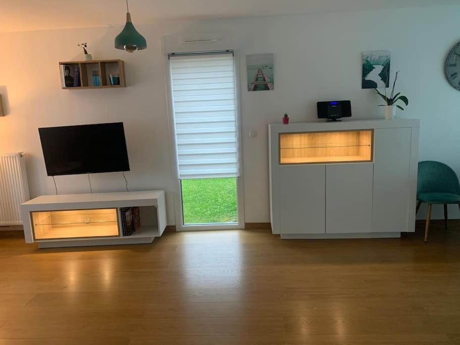 Maison Individuelle, Campagne, 3 Chambres, Baignoire Balneo 2 Places Genech Extérieur photo